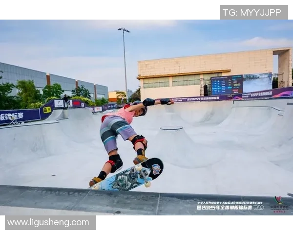 杭州攀岩队在滑板精英赛中的奋勇拼搏与突破之路揭秘